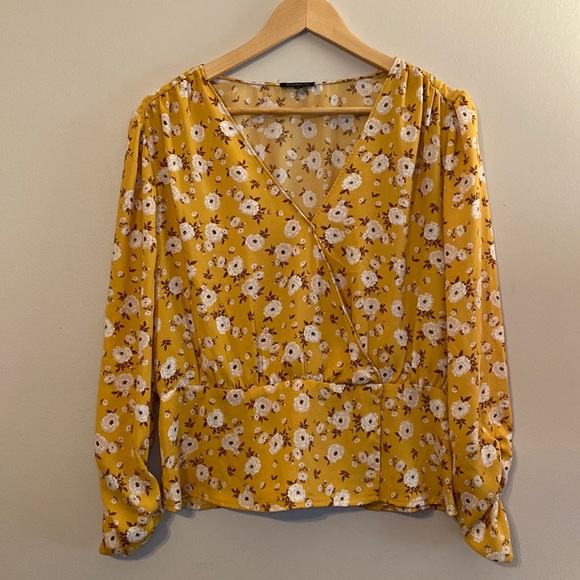 Dynamite Blouse. Floral print. Large. - Picture 1 of 8